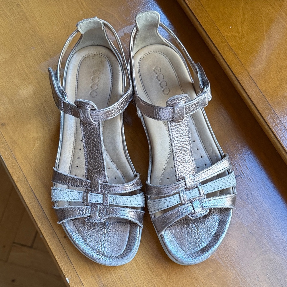 Ecco Women’s Flash T-Strap Gladiator Sandal Grey Metallic/ Moon Rock 38 (7/7.5)